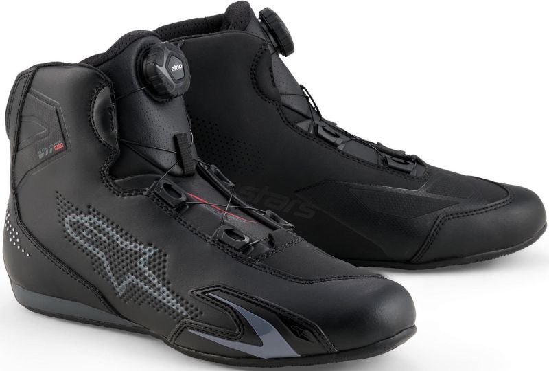 alpinestars-celer-motorcycle-shoes-black-dark-grey-6-5-aps-2510126-111-6-5-figure-1_800x800
