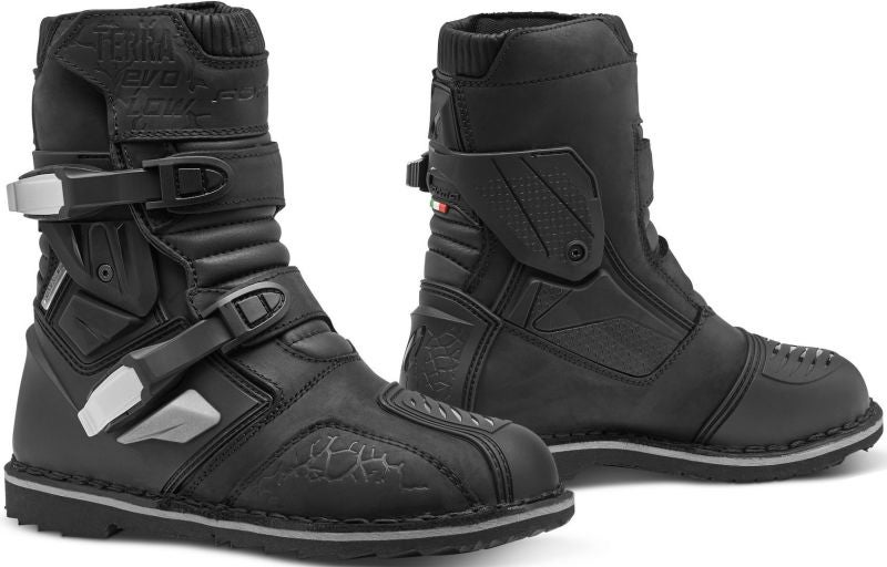 forma-terra-evo-low-dry-waterproof-motorcycle-boots-black-48-fma-forc53w-99-48-figure-1_800x800