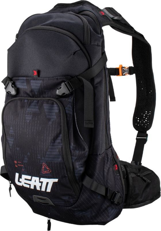 leatt-xl-1-5-hydration-backpack-black-lae-191-7023051550-figure-1_800x800