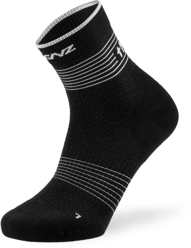 lenz-think-about-merino-outdoor-2-low-socks-black-white-35-38-lnz-30009-015-figure-1_800x800