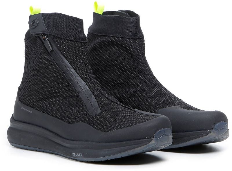 momo-firegun-1-wp-motorcycle-shoes-39-mom-177t9310w-001-39-figure-1_800x800
