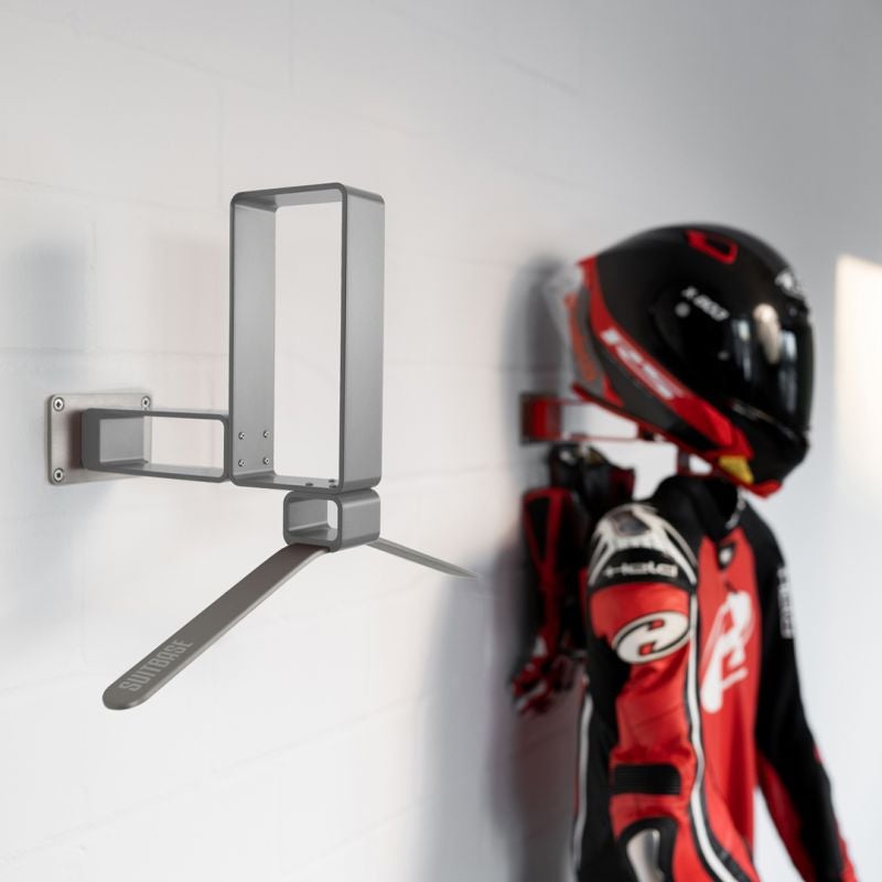 suitbase-pro-motorcycle-helmet-suit-wardrobe-silver-sui-sbpv3102-figure-1_800x800