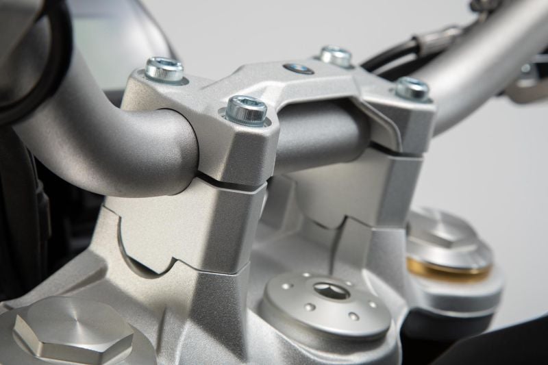 sw-motech-bar-riser-h-30-mm-silver-bmw-f-750-800-gs-17-sw-leh-07-039-12900-s-figure-1_800x800