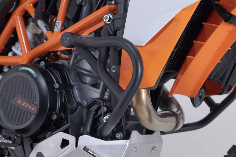 sw-motech-crash-bar-black-ktm-690-enduro-r-25-sw-sbl-04-946-10000-b-figure-1_800x800