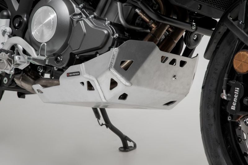 sw-motech-engine-guard-silver-benelli-trk-502-x-18-sw-mss-19-806-10001-s-figure-1_800x800