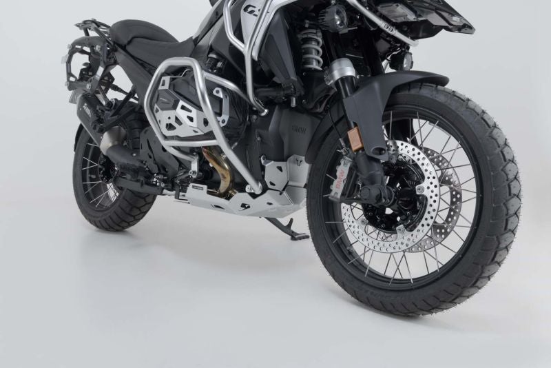sw-motech-engine-guard-silver-bmw-r-1300-gs-23-sw-mss-07-975-10000-s-figure-1_800x800