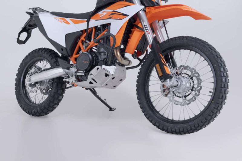 sw-motech-engine-guard-silver-ktm-690-husqvarna-701-models-sw-mss-04-946-10002-s-figure-1_800x800