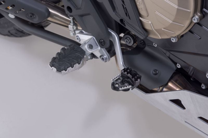 sw-motech-extension-for-brake-pedal-black-voge-ds800x-rally-25-sw-fbe-02-072-10000-b-figure-1_800x800