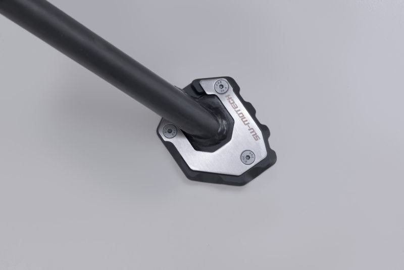 sw-motech-extension-for-side-stand-foot-black-silver-suzuki-dr-z4s-dr-z4sm-25-sw-sts-05-071-10001-figure-1_800x800