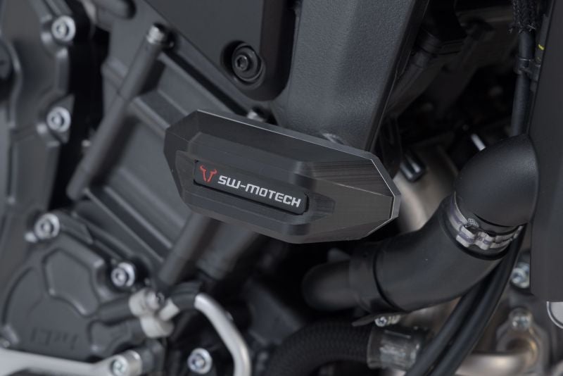 sw-motech-frame-slider-kit-black-yamaha-mt-10-21-sw-stp-06-590-11400-b-figure-1_800x800
