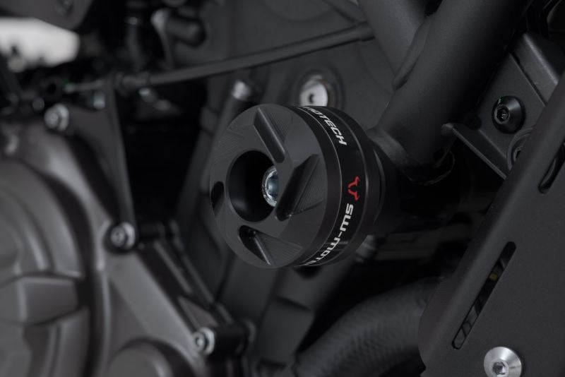 sw-motech-frame-slider-kit-black-yamaha-xsr700-15-xtribute-19-sw-stp-06-642-10000-b-figure-1_800x800