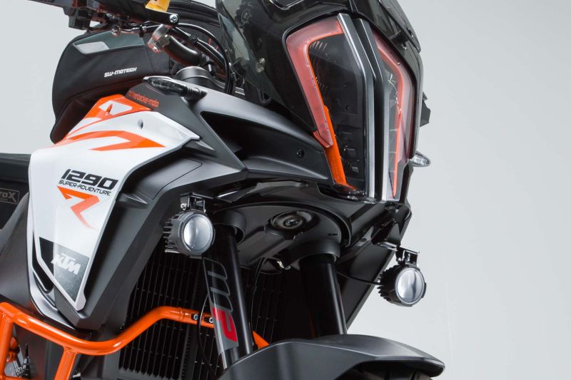 sw-motech-light-mounts-black-ktm-1290-super-adventure-s-r-16-20-sw-nsw-04-873-10000-b-figure-1_800x800