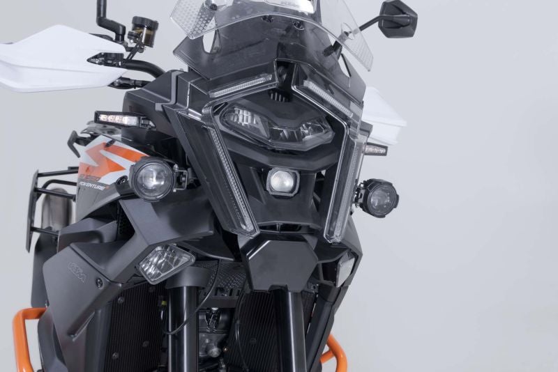 sw-motech-light-mounts-black-ktm-1390-super-adventure-s-evo-24-sw-nsw-04-835-10000-b-figure-1_800x800